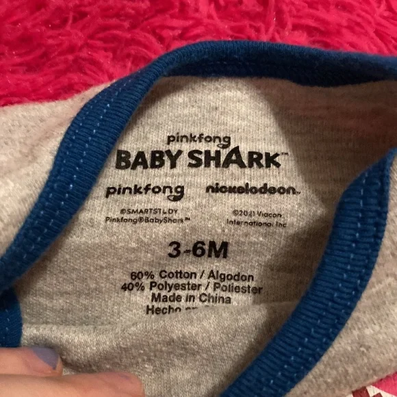 BUNDLE of 3 Onesies - Picture 5 of 16